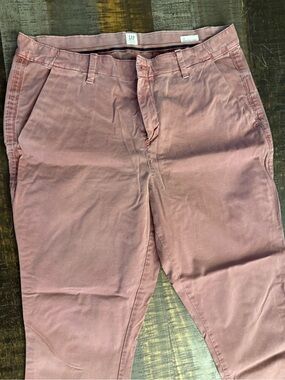 GAP Women's Straight Leg Pants in Dusty Rose